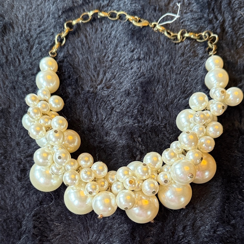 Elegant Pearl Cluster Necklace - NWT